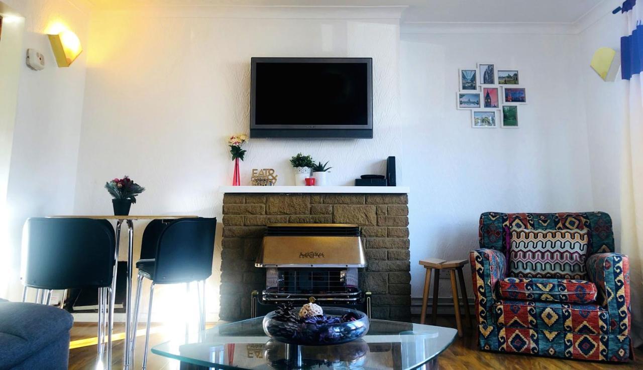 33Sm Dreams Unlimited Serviced Accommodation- Staines - Heathrow 斯坦维尔 外观 照片